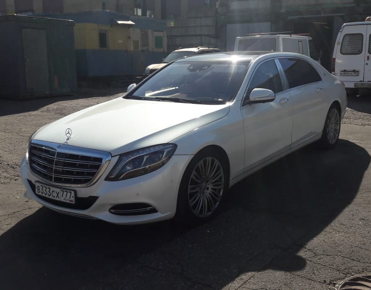 Аренда белого Maybach на свадьбу с водителем в Москве
