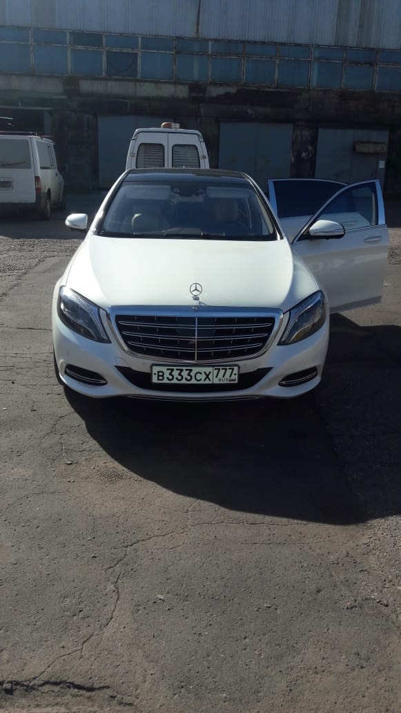 Прокат белого Maybach на свадьбу с водителем в Москве