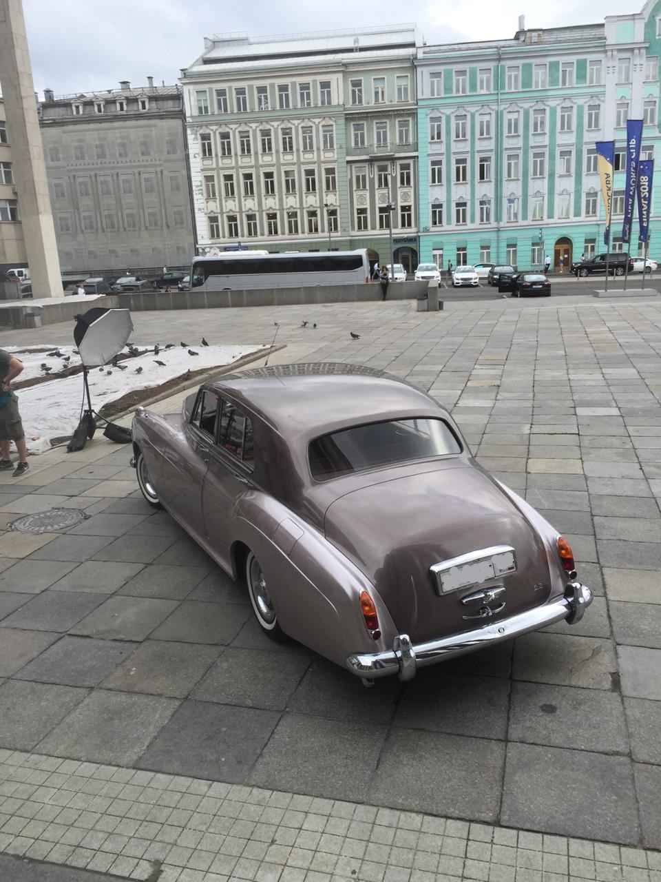Bentley S3 - Rolls-Royce Silver Cloud III