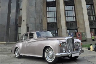 Retro Bentley S3